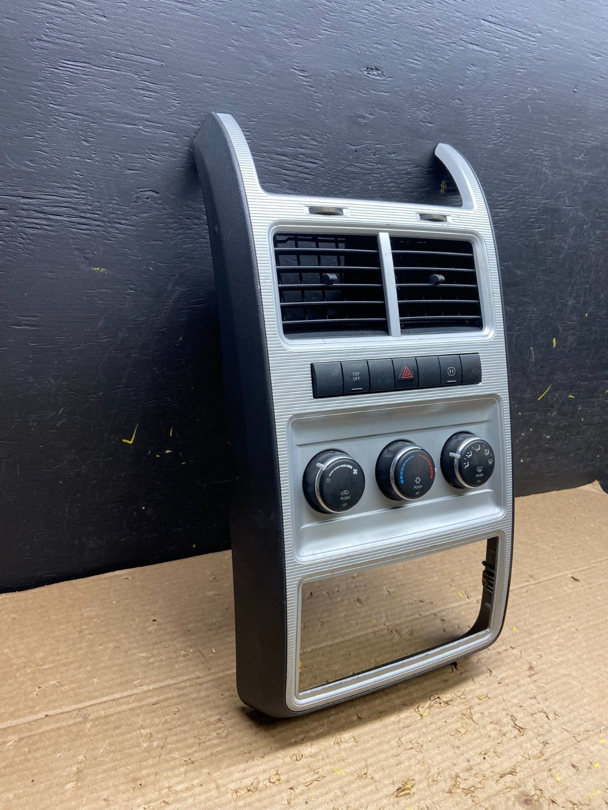 2009 2010 Dodge Journey Center Dash A/C AC Climate Control Bezel Trim W6310 DG2