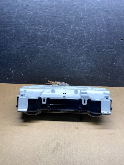 2004 2005 Toyota Sienna Speedometer Cluster Gauge AH7158 DG6