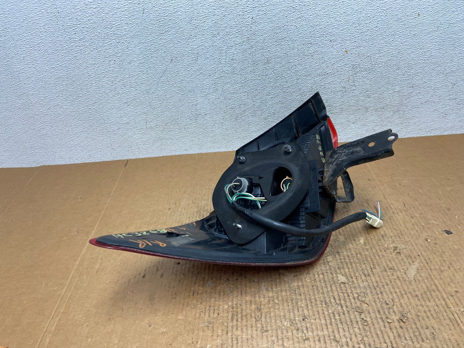 2005-2010 Toyota Avalon Right Passenger Side Tail Light AE2678 LK8