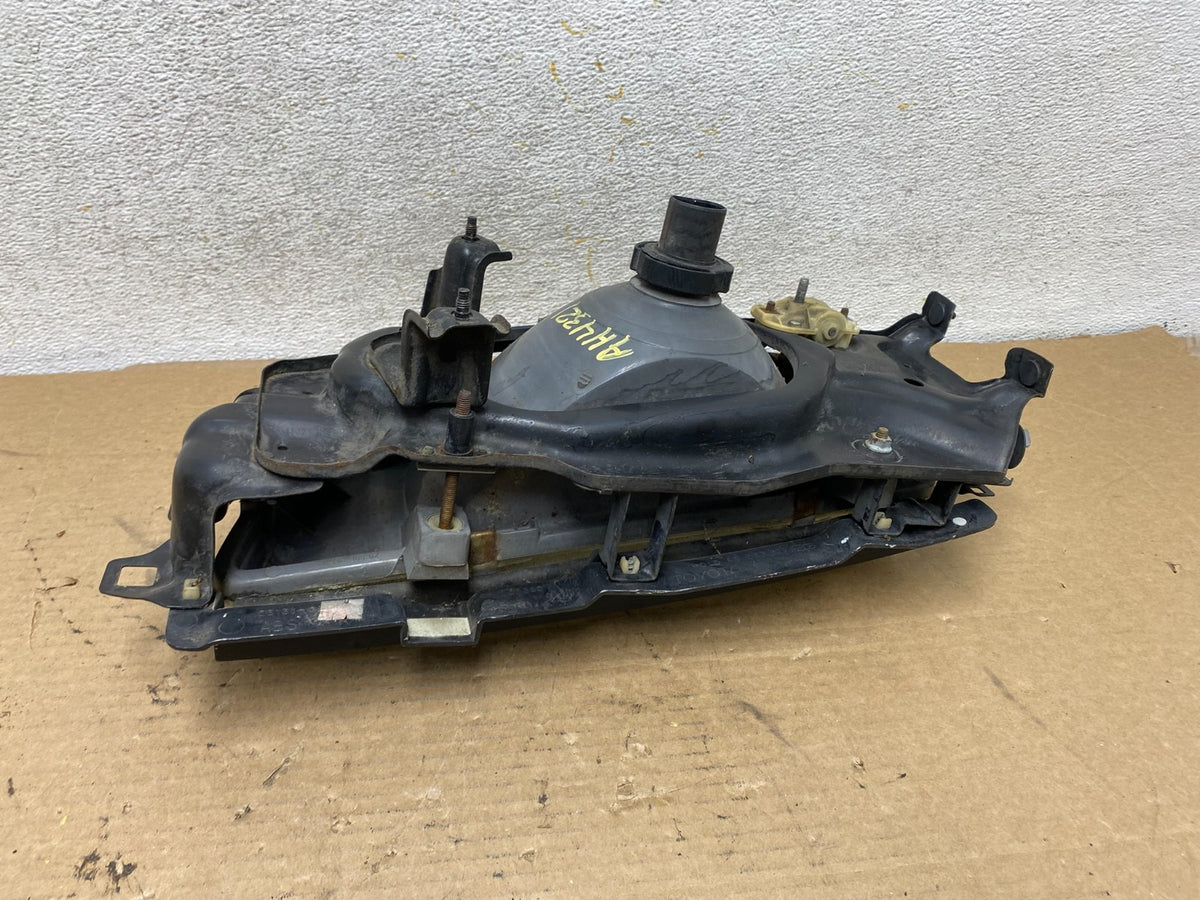 1987 to 1991 Toyota Camry Right Passenger RH Side Headlight AH4321 DG4