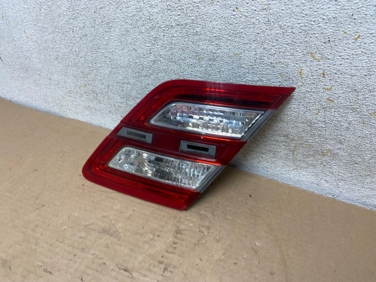 2013 to 2018 Ford Taurus Right Passenger Rh Side Tail Light Inner AH9470 LK1