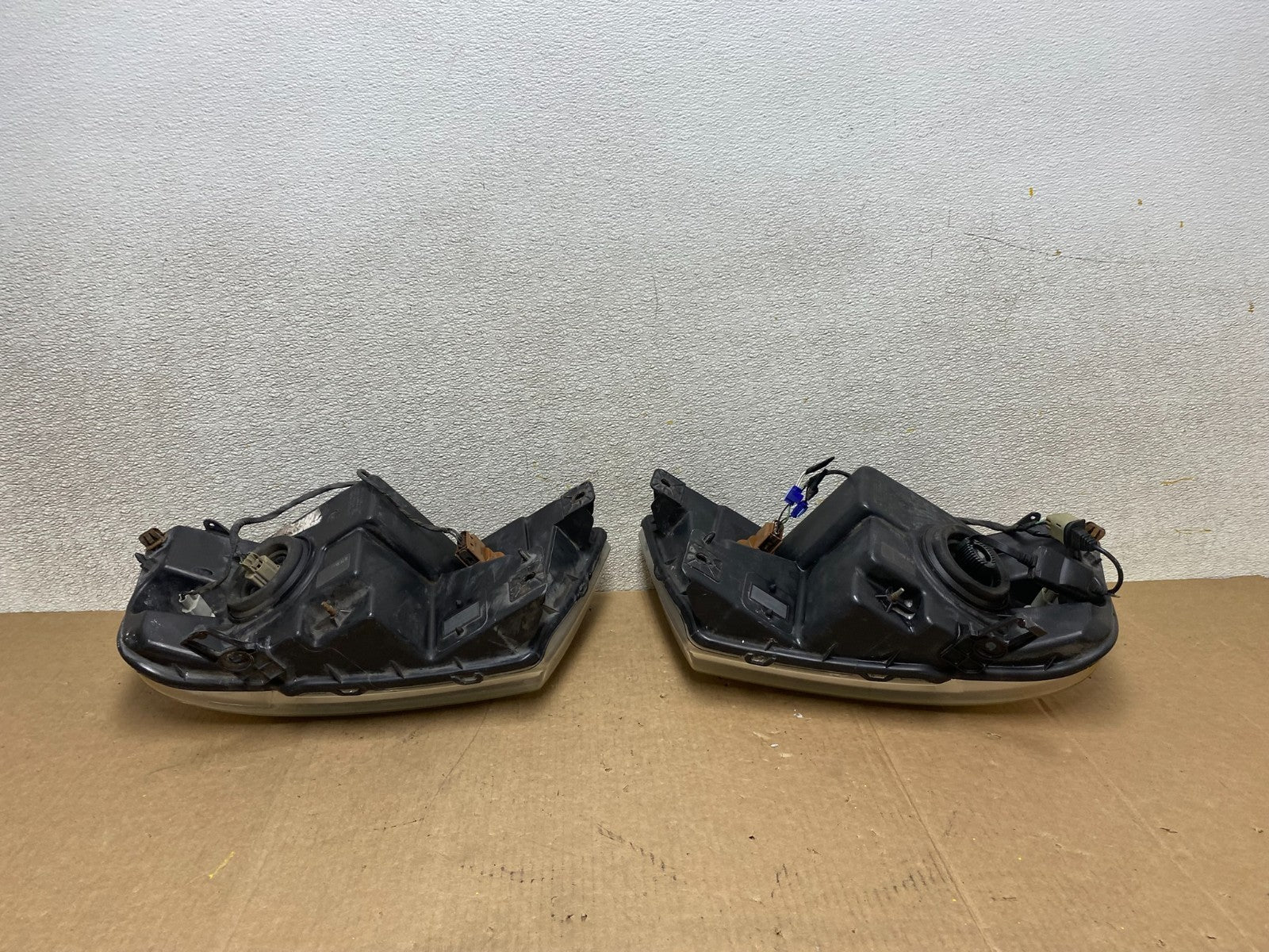 2004 to 2008 Ford F-150 F150 Left+Right Halogen Headlights W8564 DW15