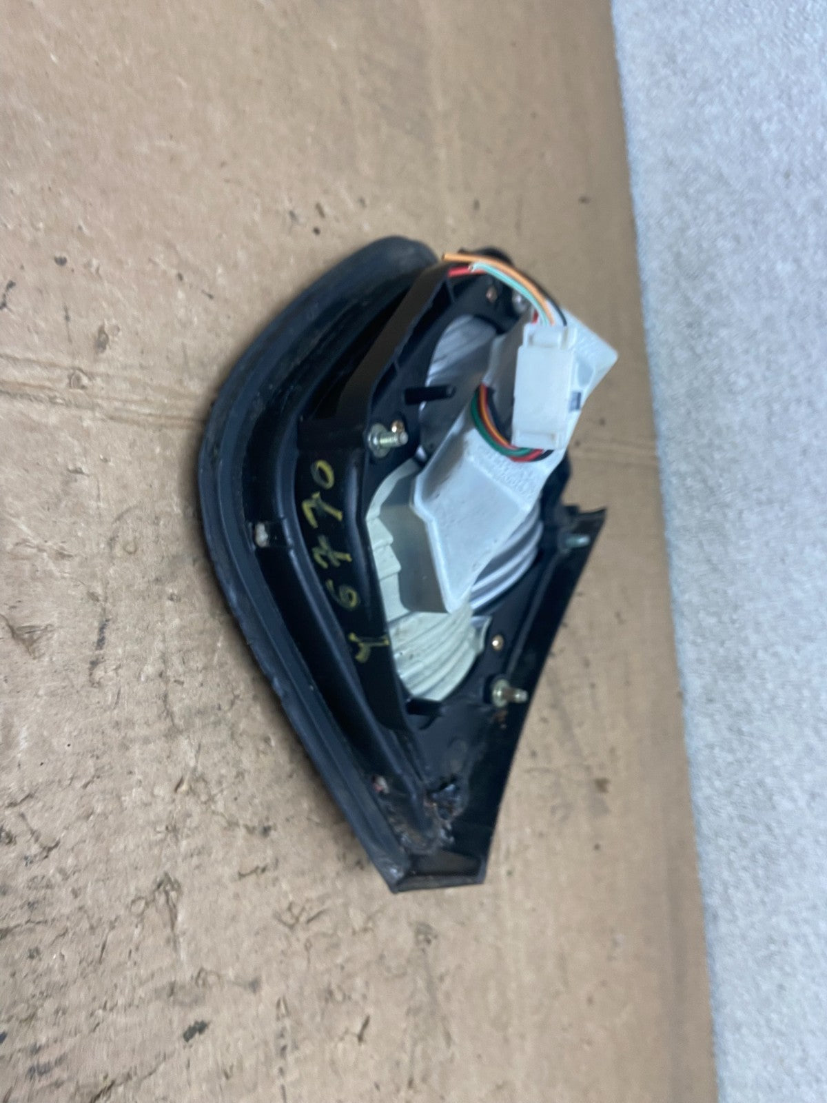 1999 2000 Mazda Millenia Right RH Side Inner Tail Light Oem Y6770 DG3