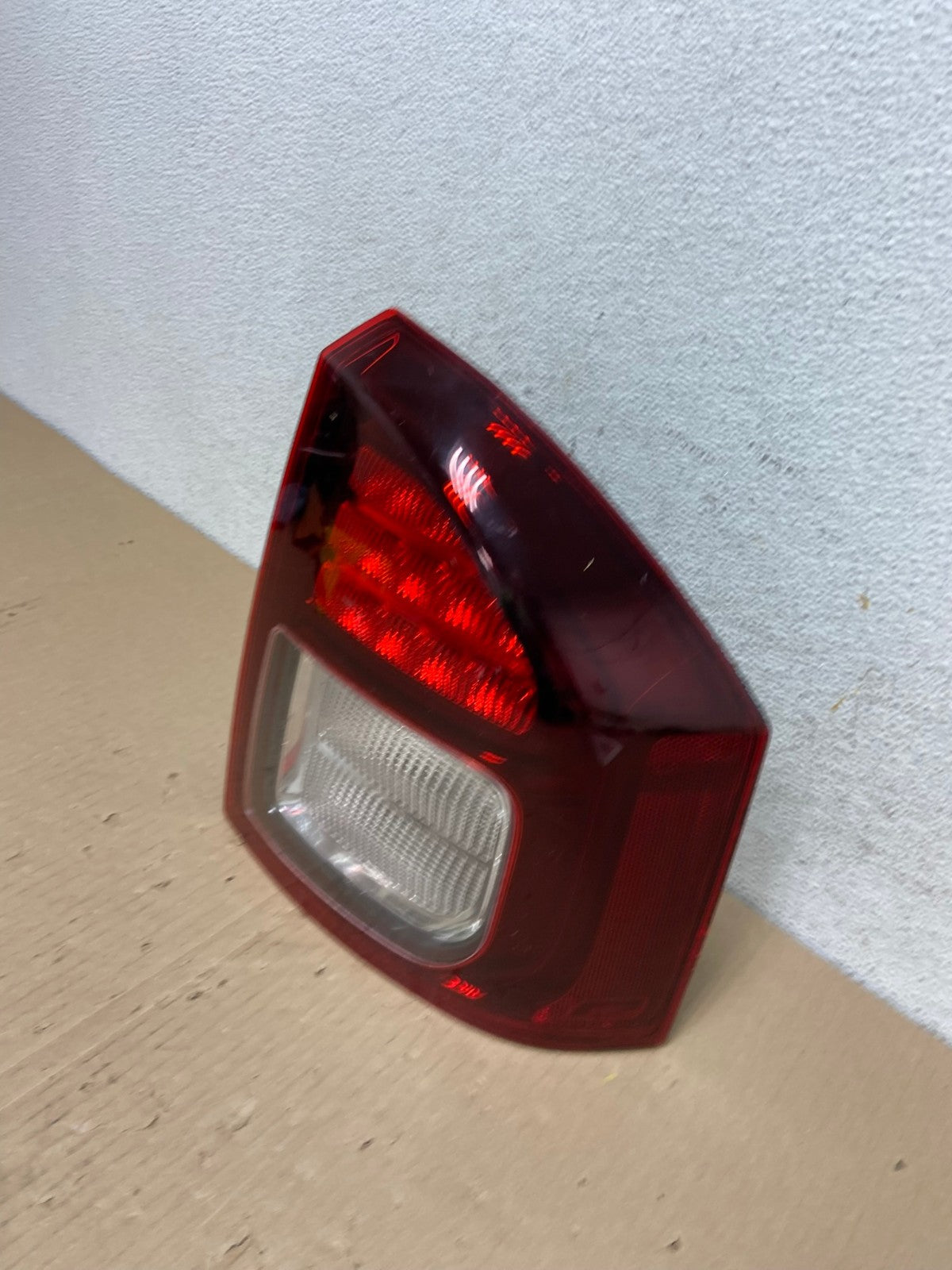 2014 - 2017 Jeep Compass Right Passenger Side Tail Light AE9565 LK1