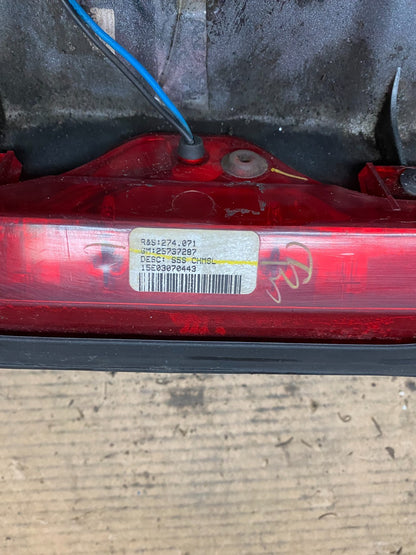 2001 to 2004 Cadillac Seville SLS Rear 3rd Break Light lid mounted OEM V9570 PS7