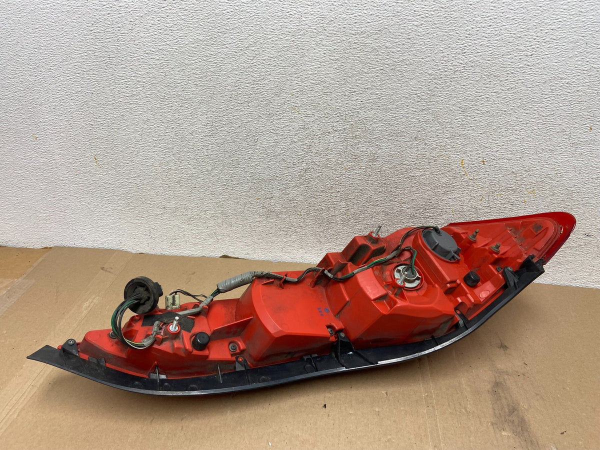 09-15 Infiniti G37 Q60 Convertible Right Passenger RH Tail Light ah0705 DG4