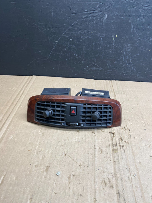2004 to 2009 Cadillac SRX Front Center Dash A/C Air Vent ab8962 DG0