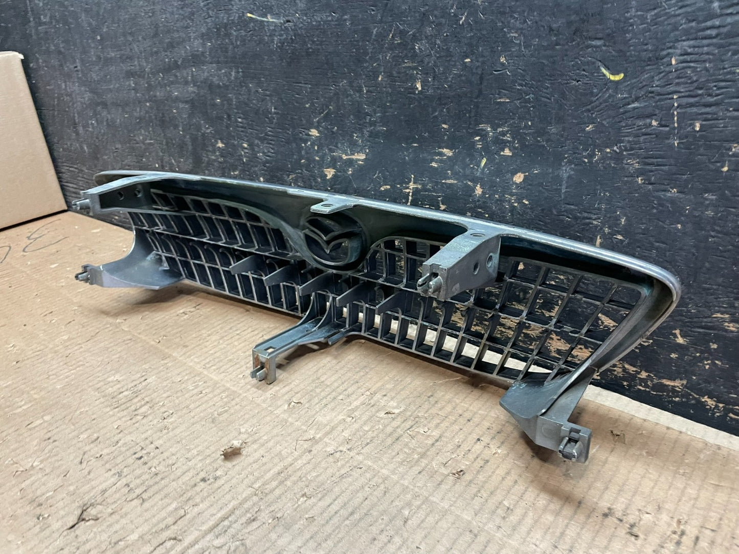 1999 to 2000 Mazda Millenia Front Grill Grille Y6247 PS6