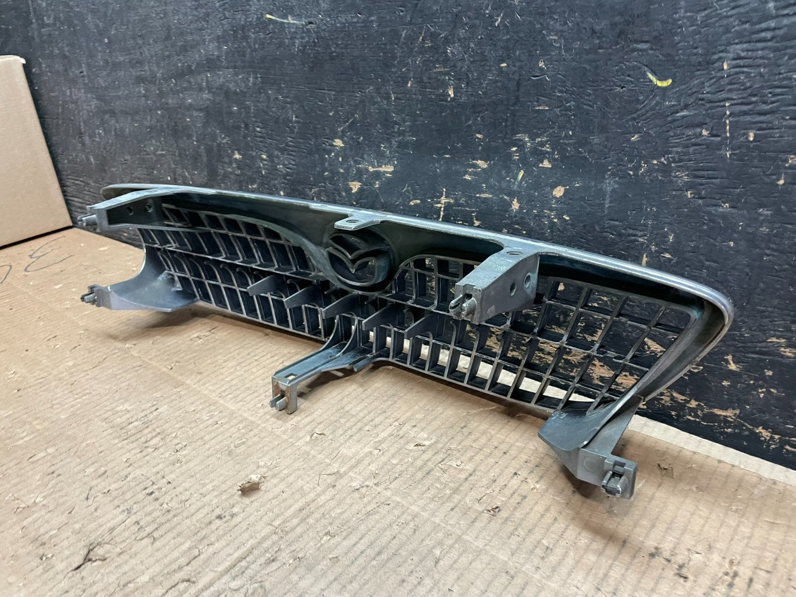 1999 to 2000 Mazda Millenia Front Grill Grille Y6247 PS6