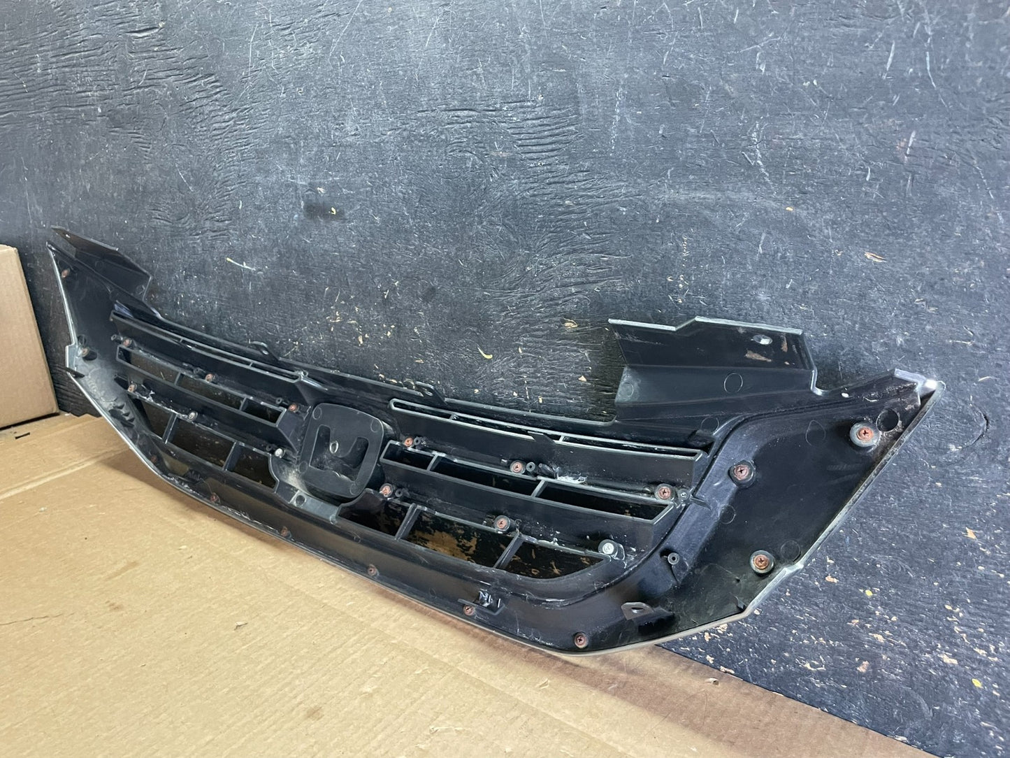2013 to 2015 Honda Accord Front Upper Grill Grille AB3025 DG8