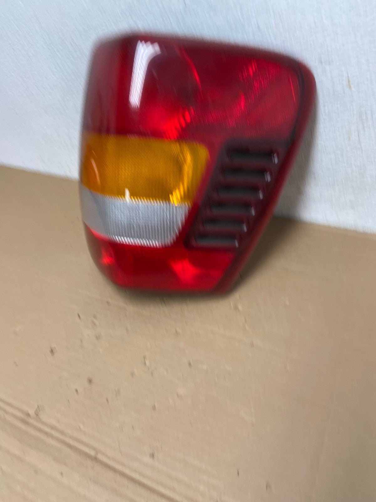 1999-2004 Jeep Grand Cherokee WJ Right Passenger Rh Tail Light AD4167 LK1