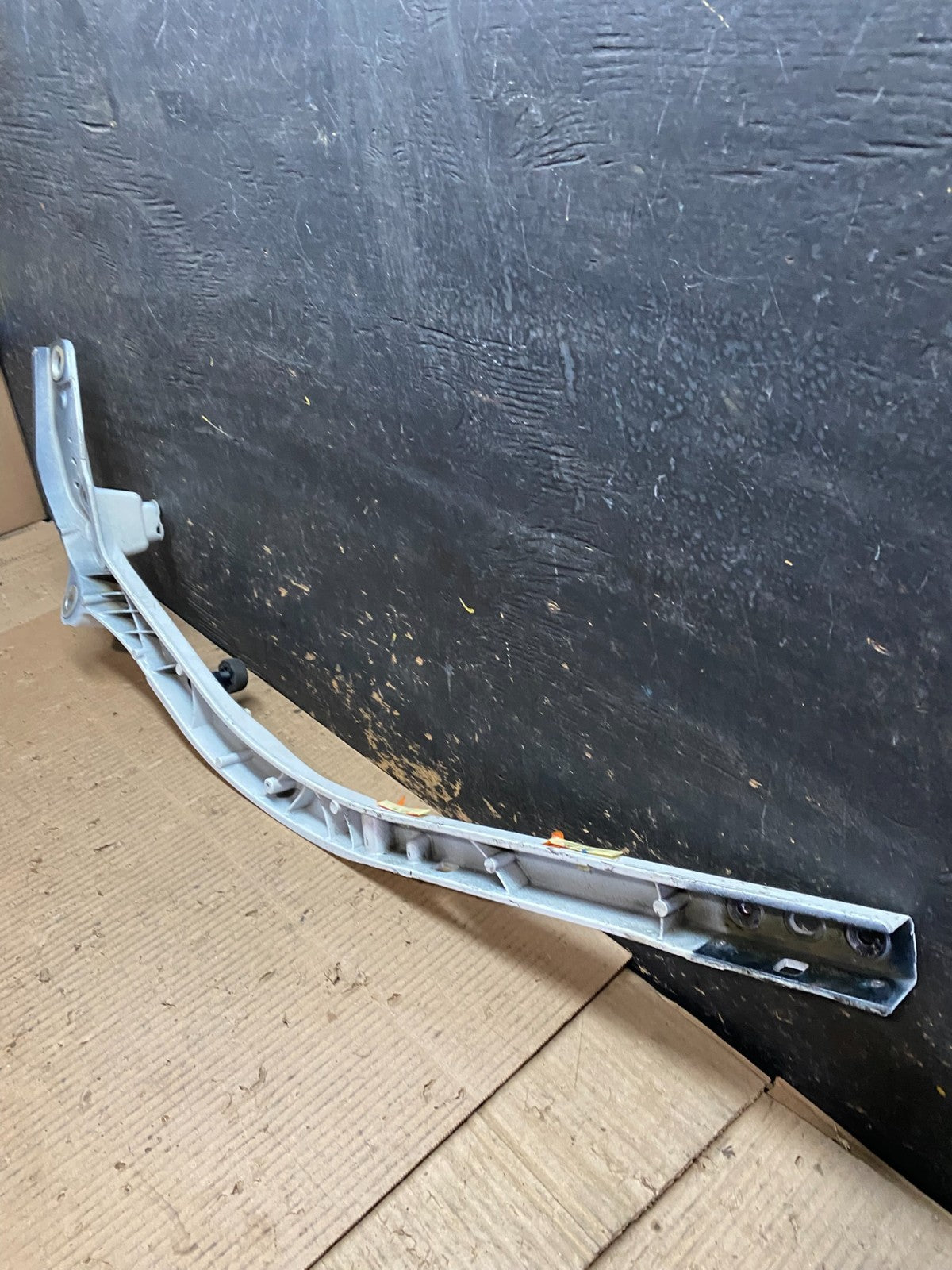 2020 to 2023 Ford Explorer Left Driver LH Upper Tic Bar Oem W5996 DG7
