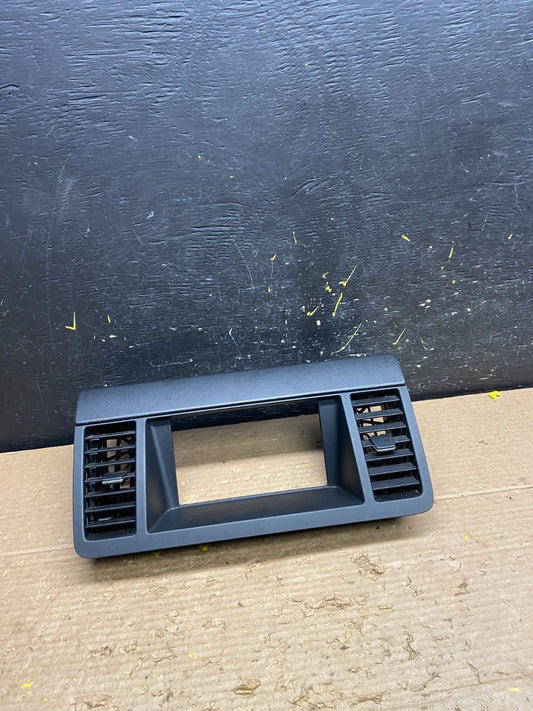 2003-2007 Nissan Murano Radio Center Console Display Bezel Air Vent OEM W3440 DG0