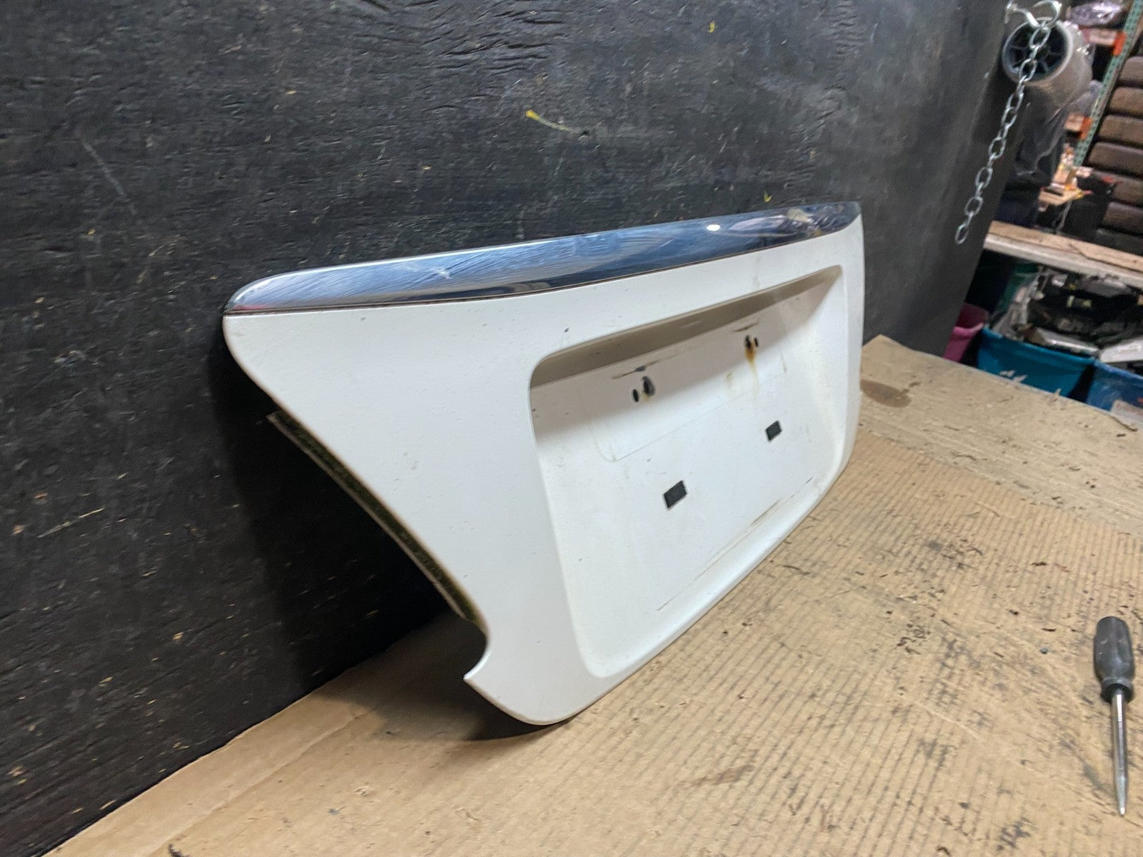2010 to 2012  Lexus ES350 Rear Trunk Molding License Plate Panel Oem V9571 DG2