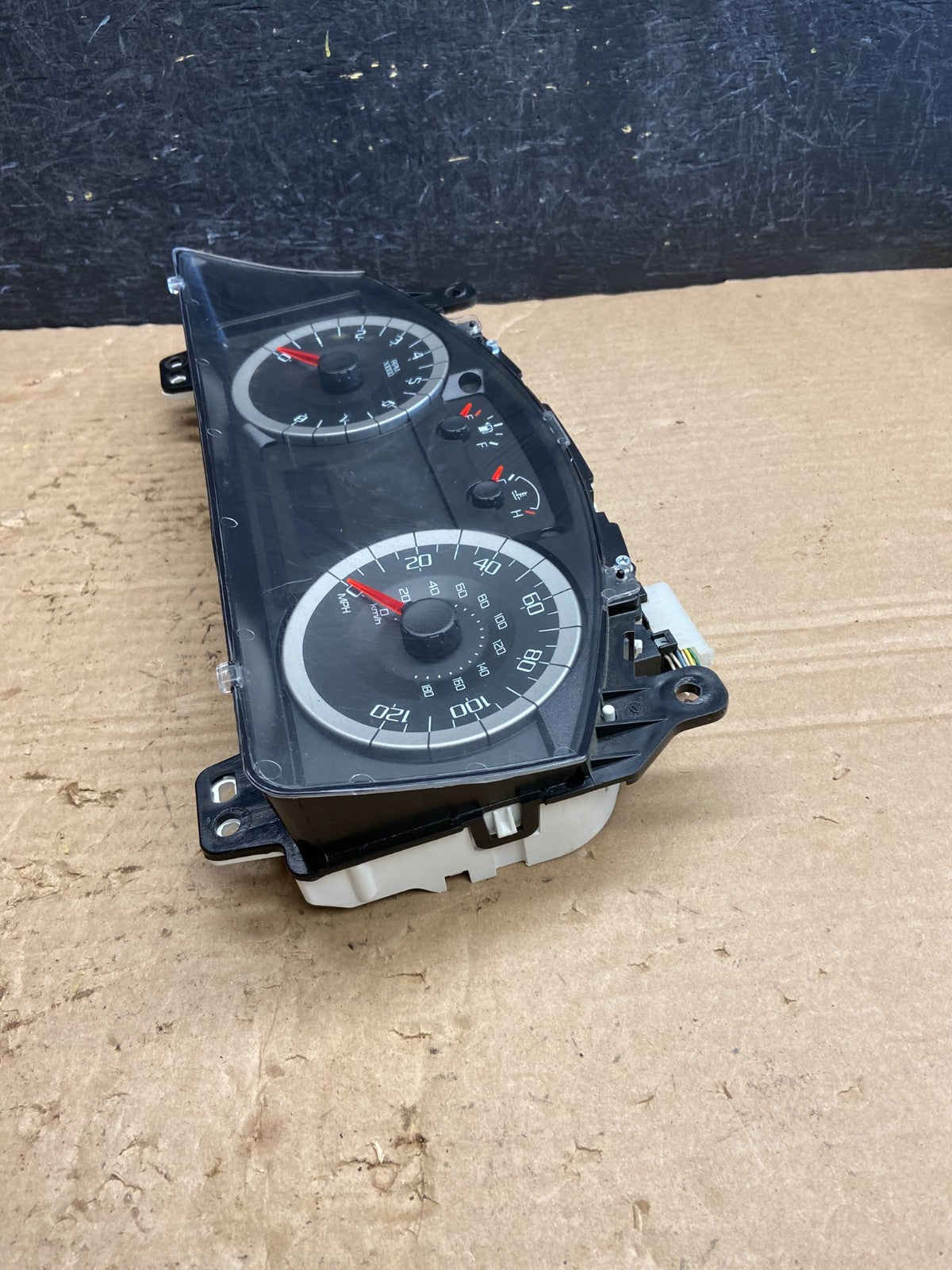 2010 Ford Escape Speedometer Cluster Gauge AD23914