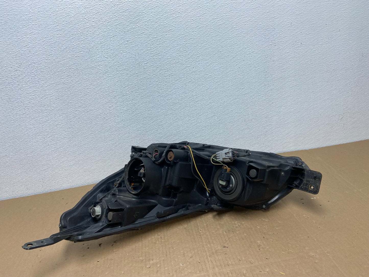 2010-2012 Subaru Legacy Outback Right Passenger Headlight Oem AB6524 DW6