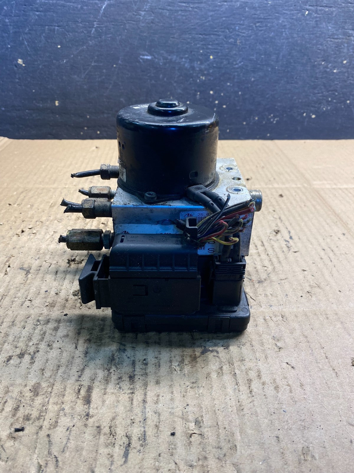2002 2005 Ford Explorer  ABS Anti Lock Brake Pump Module Oem AB2802 DG4