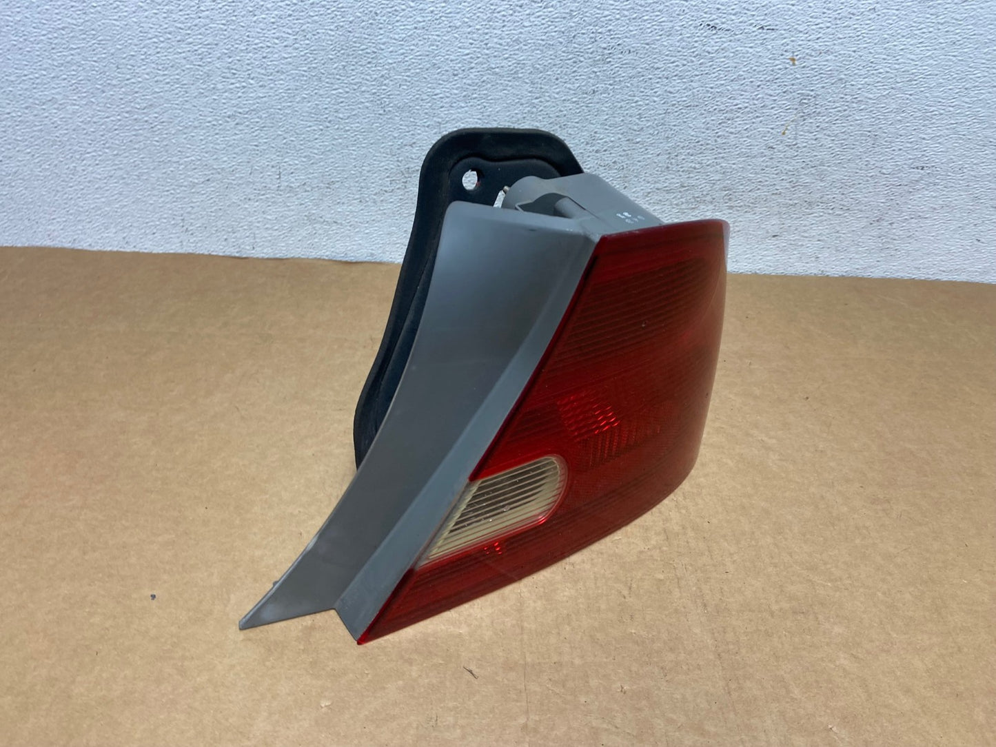 2001 to 2003 Honda Civic Coupe Right Passenger Rh Side Tail Light AD4467 LK2