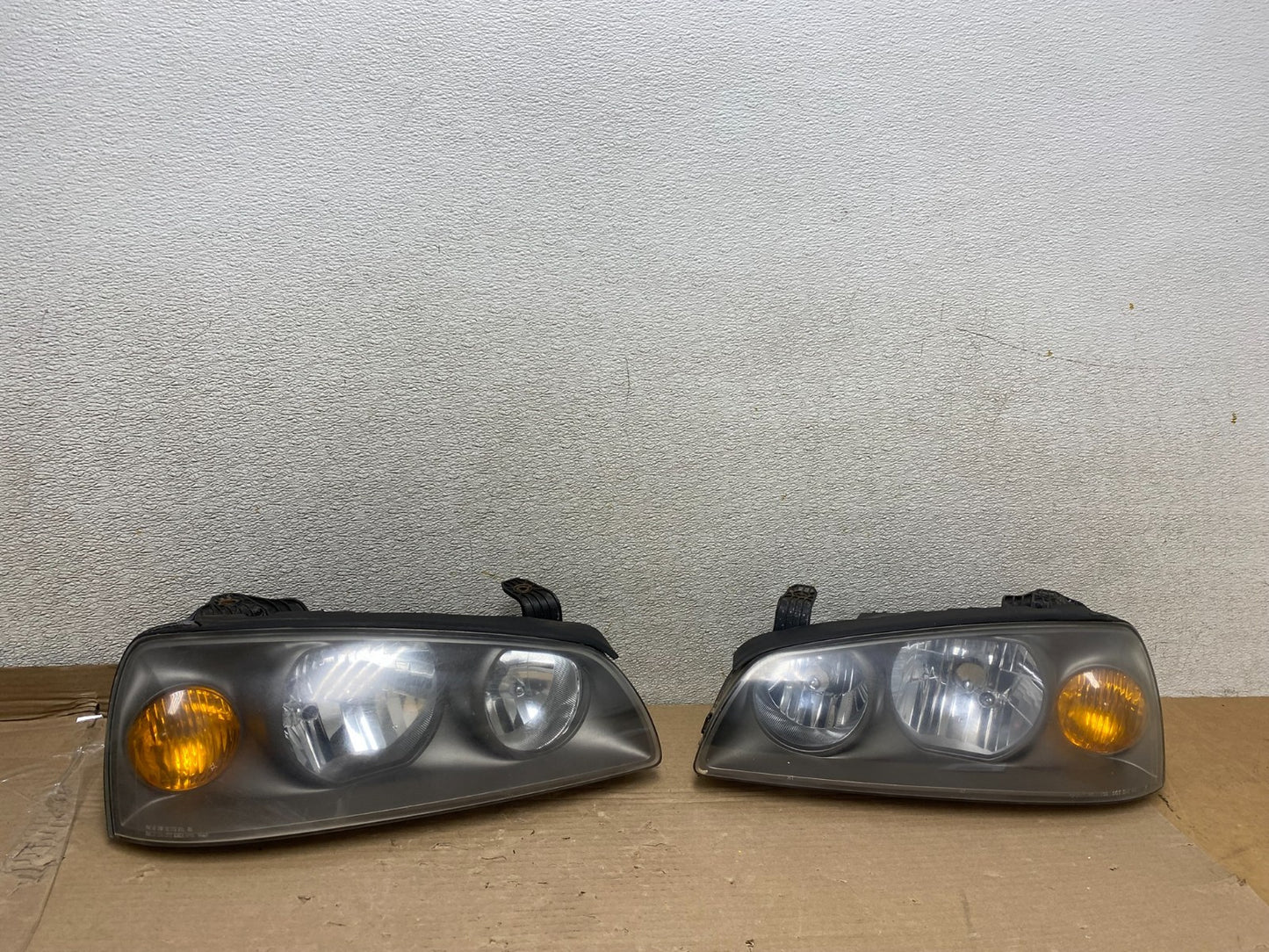 2004 2005 2006 Hyundai Elantra Left+Right Set Halogen Headlights U0824 DW0