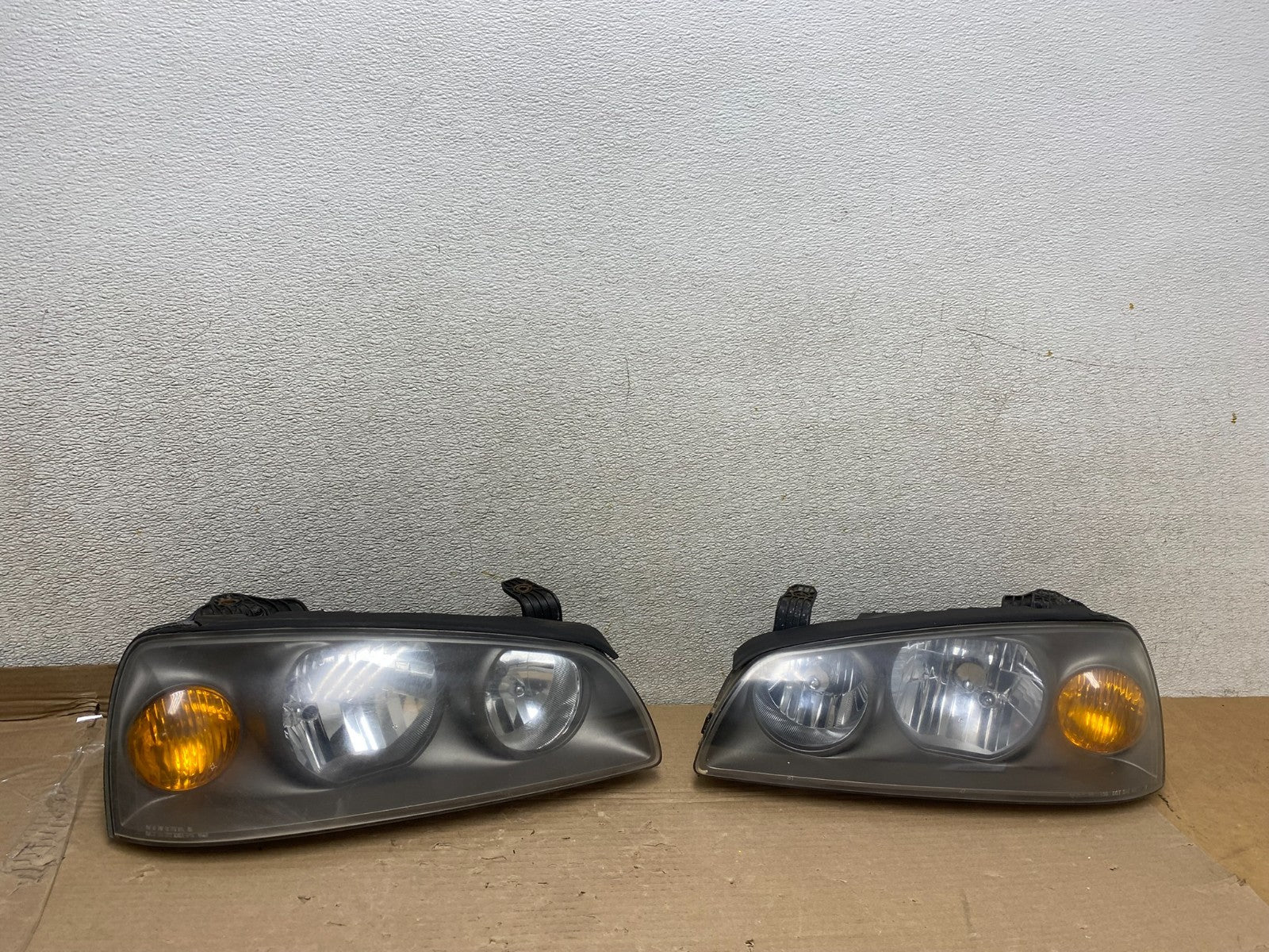 2004 2005 2006 Hyundai Elantra Left+Right Set Halogen Headlights U0824 DW0