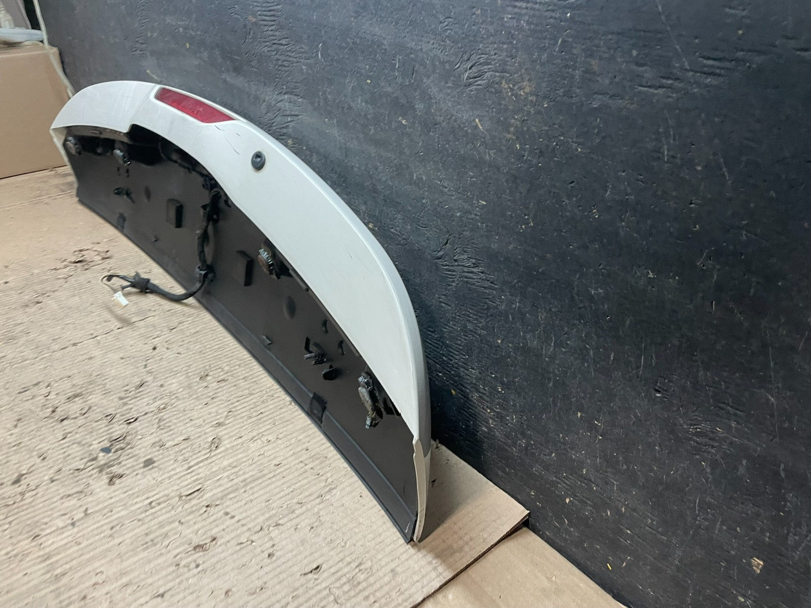 2011 to 2013 Jeep Grand Cherokee Rear Spoiler Wing OEM  v6782 DG7