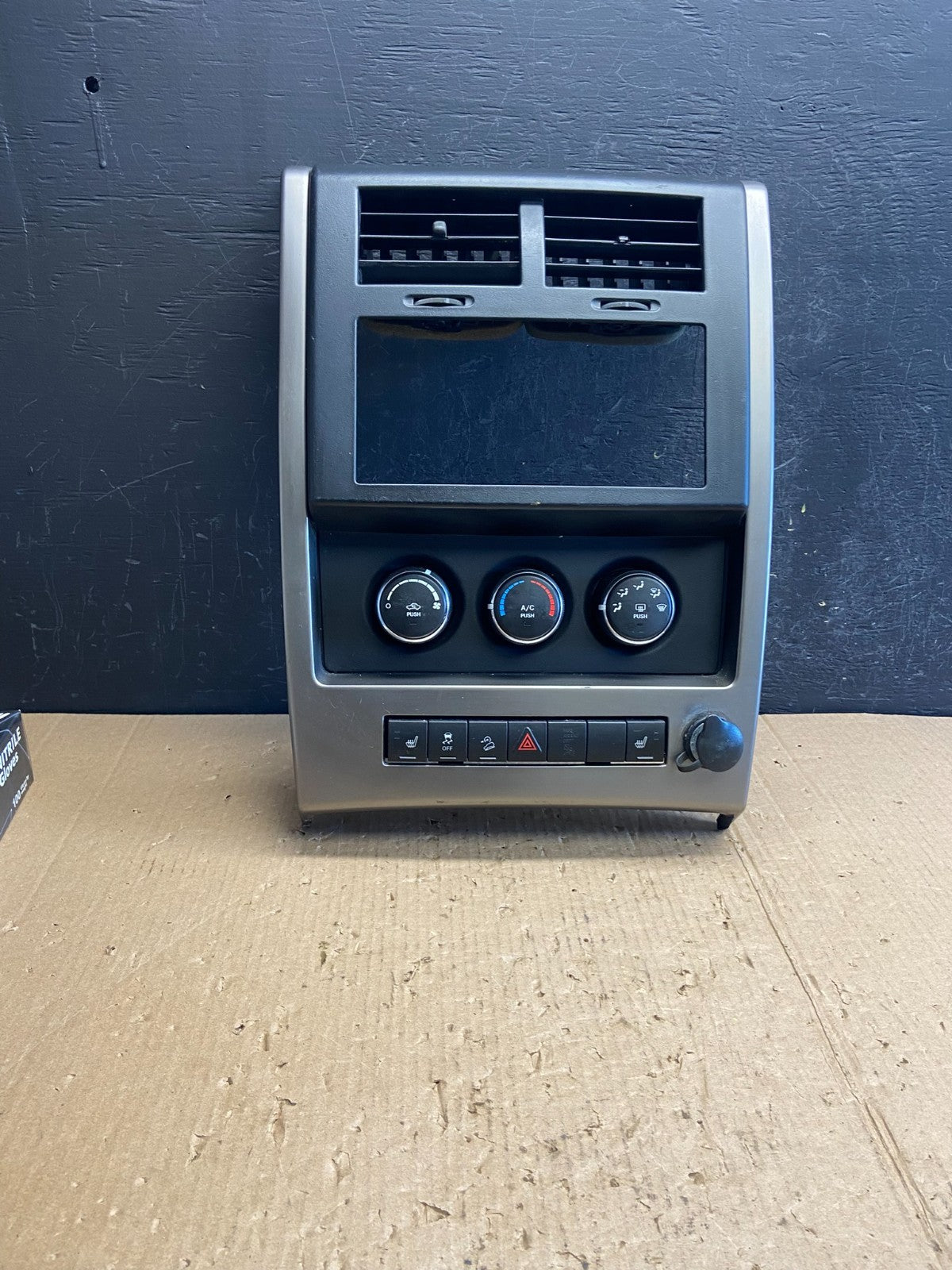2008 to 2012 Jeep Liberty Dash Climate Temperature Control Radio Bezel AE4153 DG0