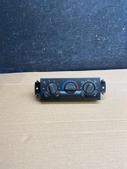 1999-2001 Chevrolet Tahoe AC Climate Control HVAC Rear Window Defogger ag0461 DG0