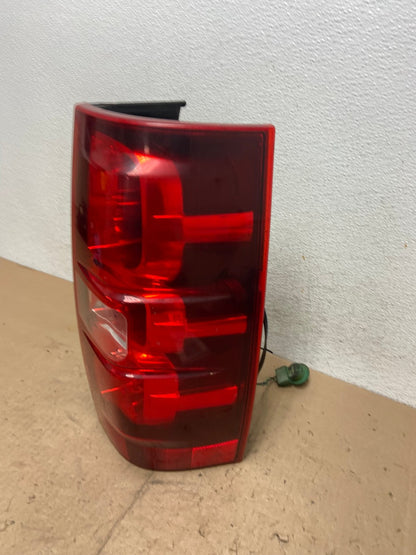 2008-2014 Chevrolet Tahoe Suburban Right Passenger Rh Tail Light AG5573 LK1