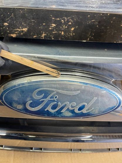 2007 to 2014 Ford Expedition Front Upper Chrome Grill Grille Oem AB2962 DG5