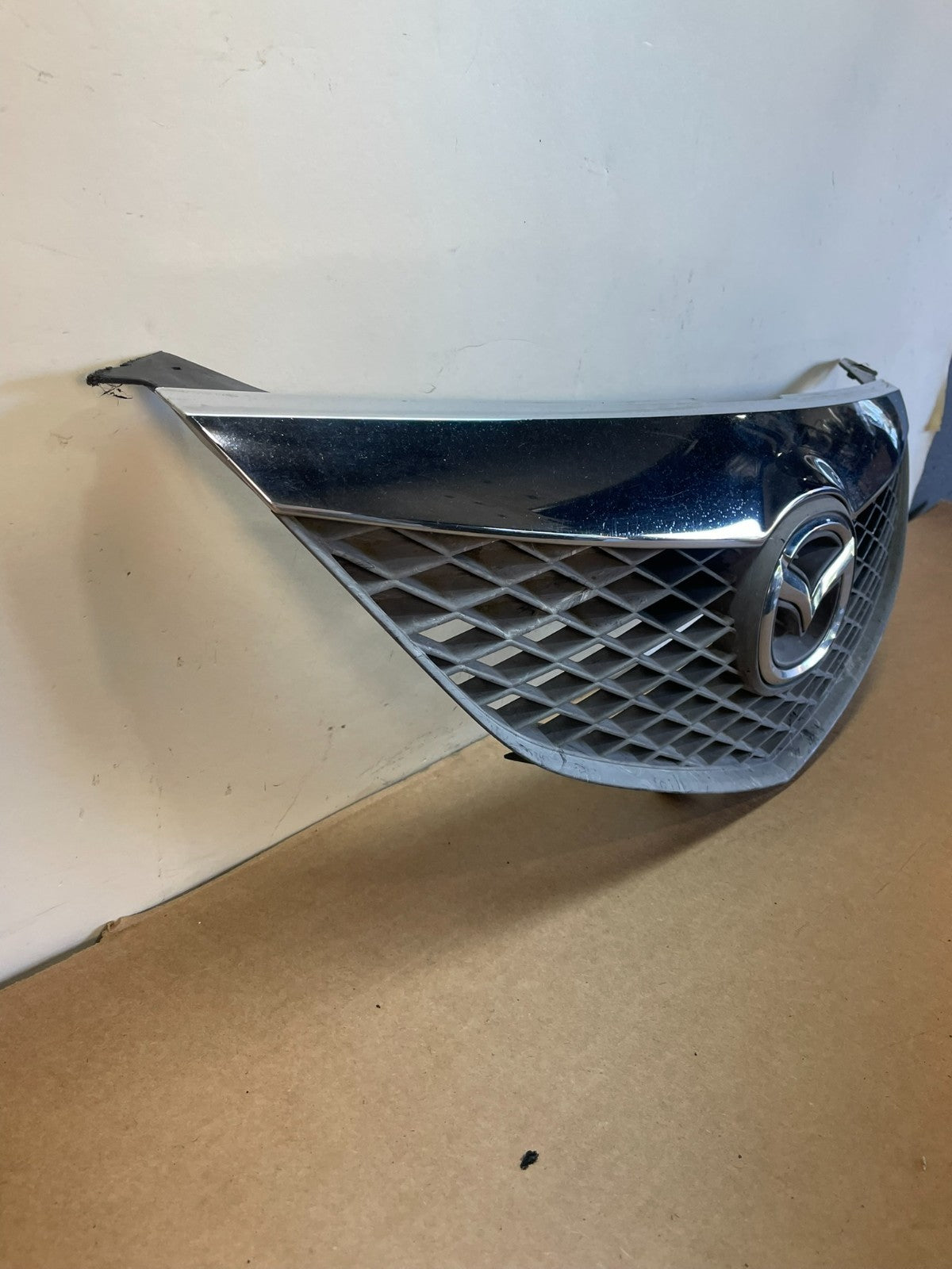2003 2004 2005 Mazda Mazda 6 Front Grille Grill AF8581 DG1