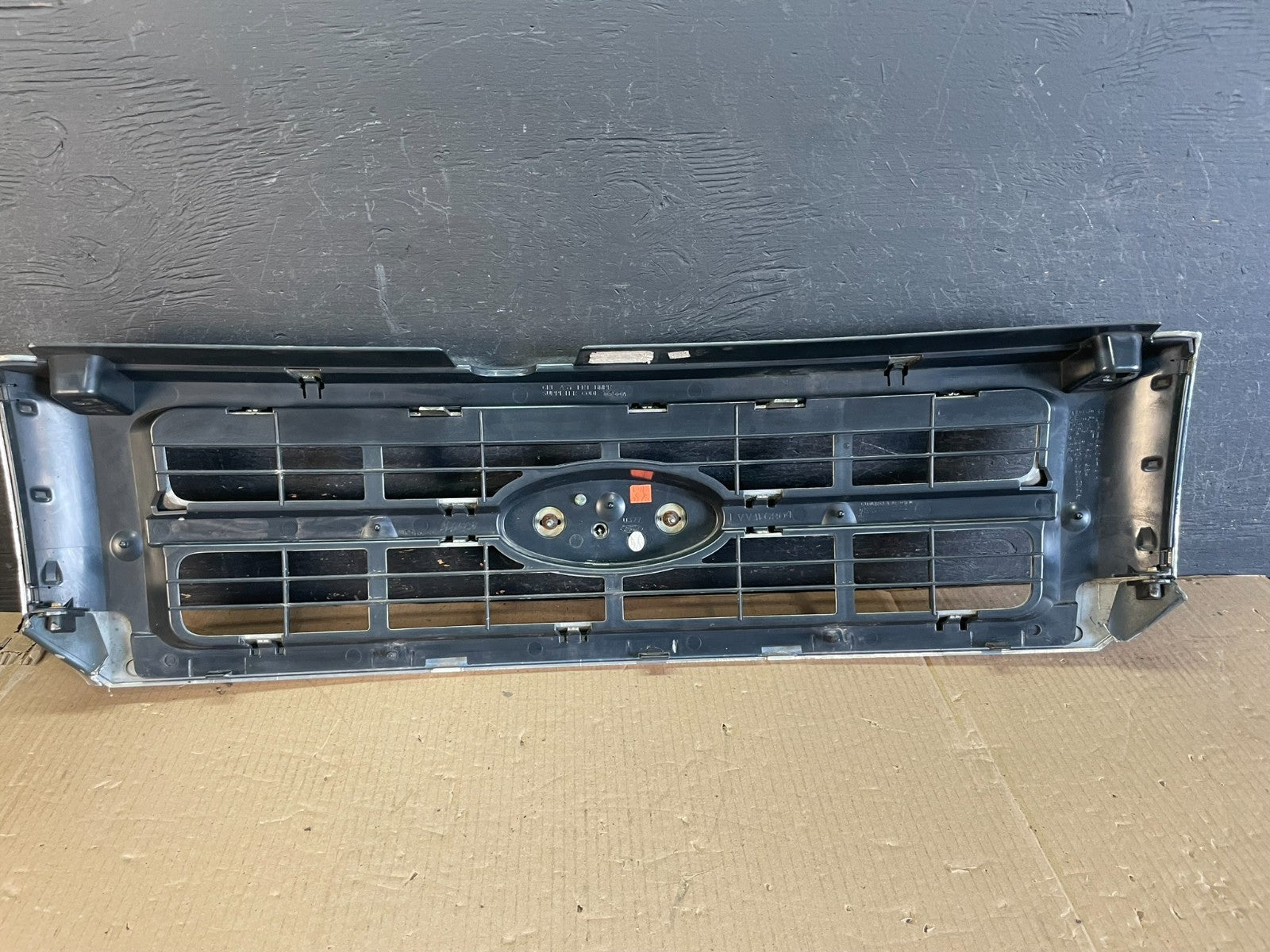 2008 to 2012 Ford Escape Front Upper Grill Grille AE3647 DG3