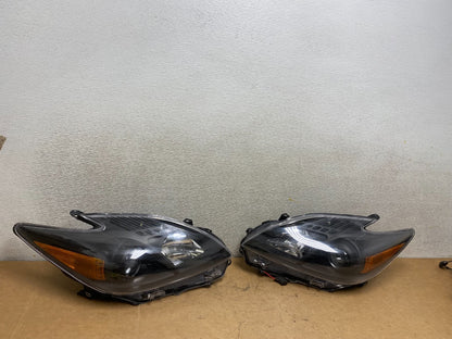 2010 - 2011 Toyota Prius Left+Right Halogen Headlights Aftermarket X5149 DW2