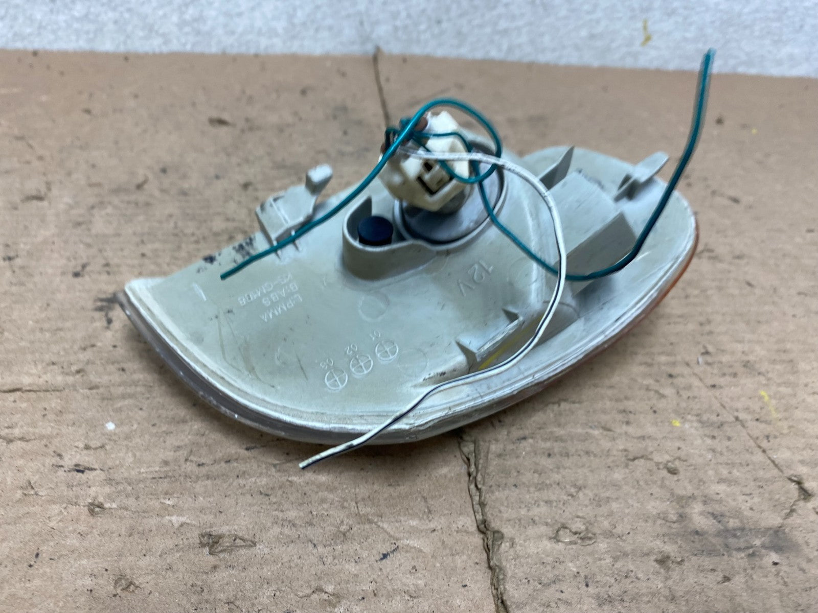 1998 to 2001 Chevrolet Prizm Left Driver LH Corner Turn Signal P4299 DW5