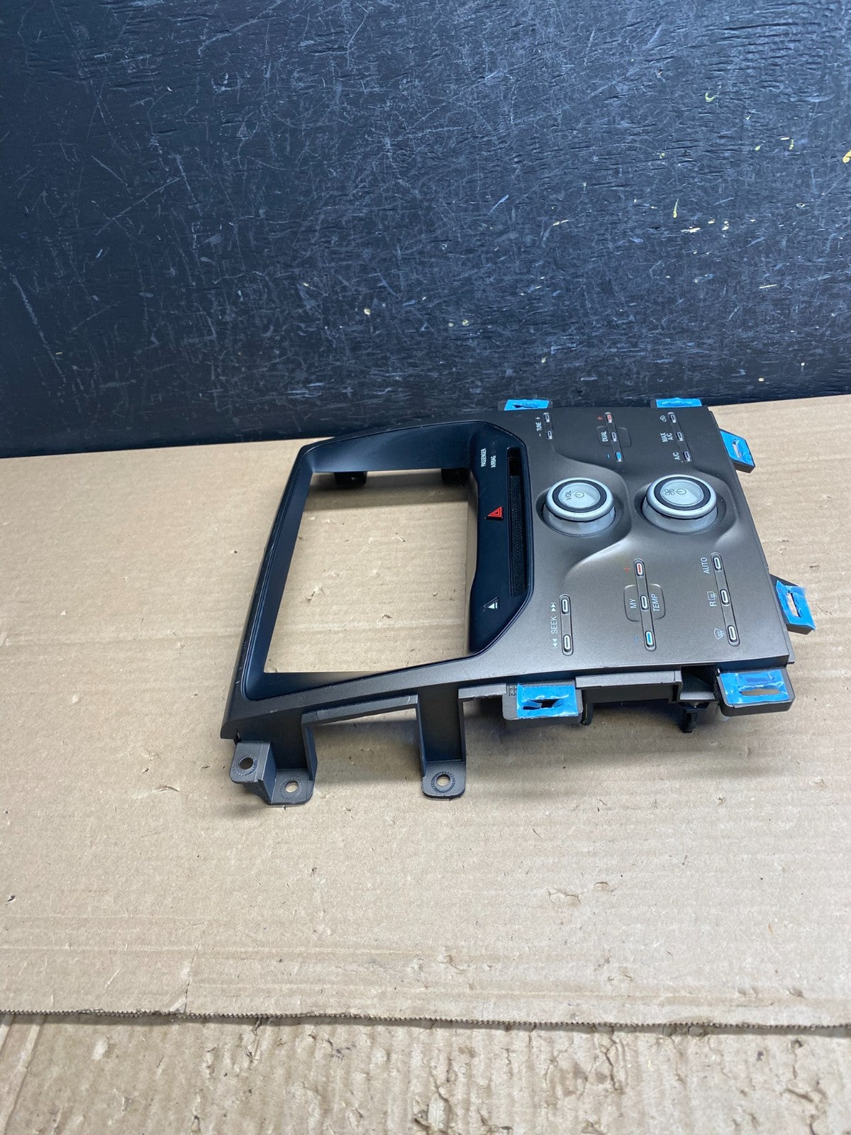 2011-2014 Ford Edge Heater Climate Control Radio CD Control Dash Bezel ag0122 DG1