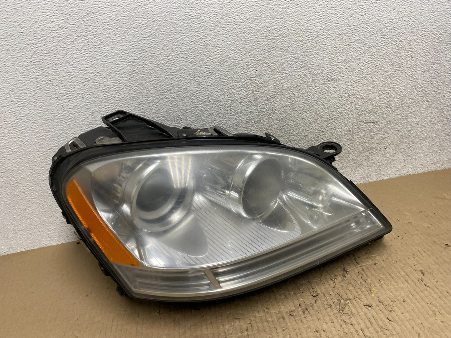 Halogen 2006-2009 Mercedes-Benz ML Class Right Passenger Headlight AF7009 DW0