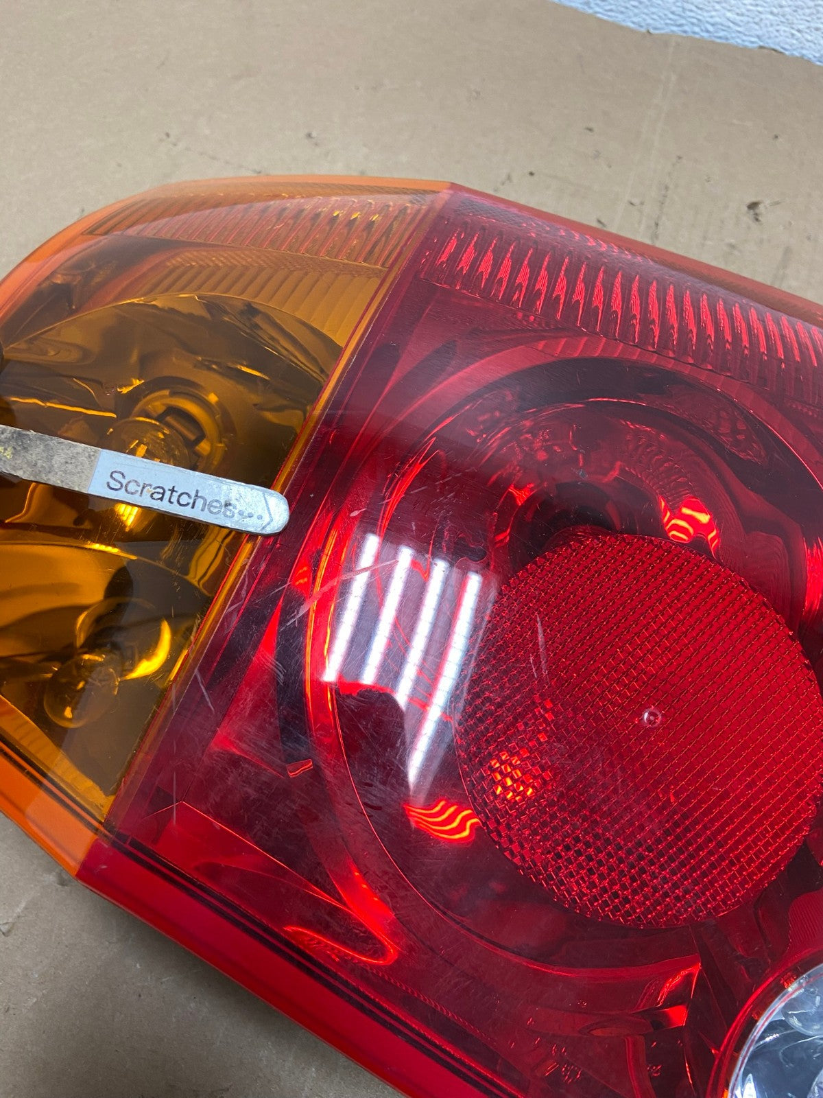 2004 to 2006 Chrysler Pacifica Right Passenger Rh Side Tail Light AD7976 LK3