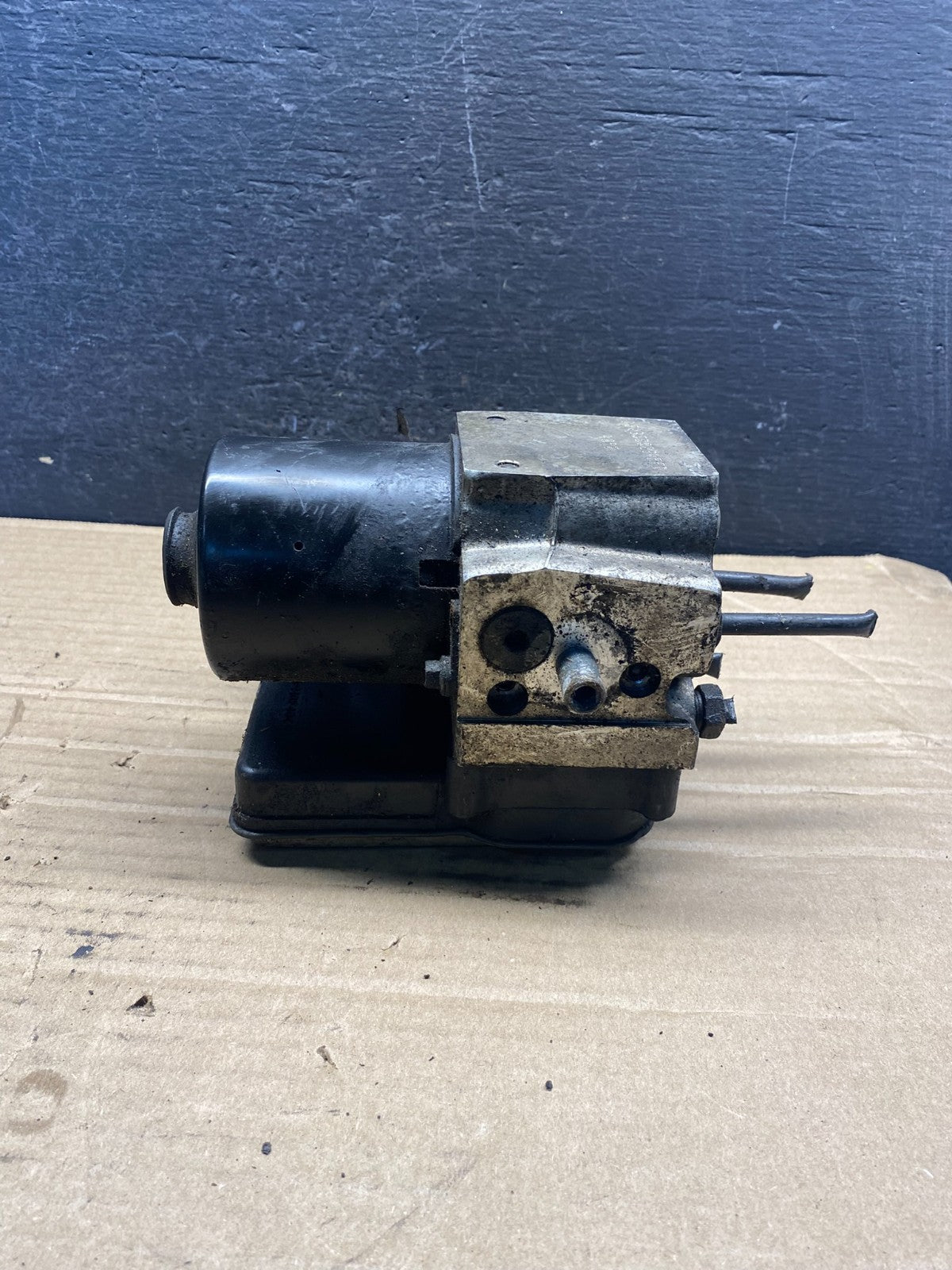 2005 - 2007 Chevy Express GMC Savana 1500 2500 ABS Anti Lock Brake Pump af0099DG3