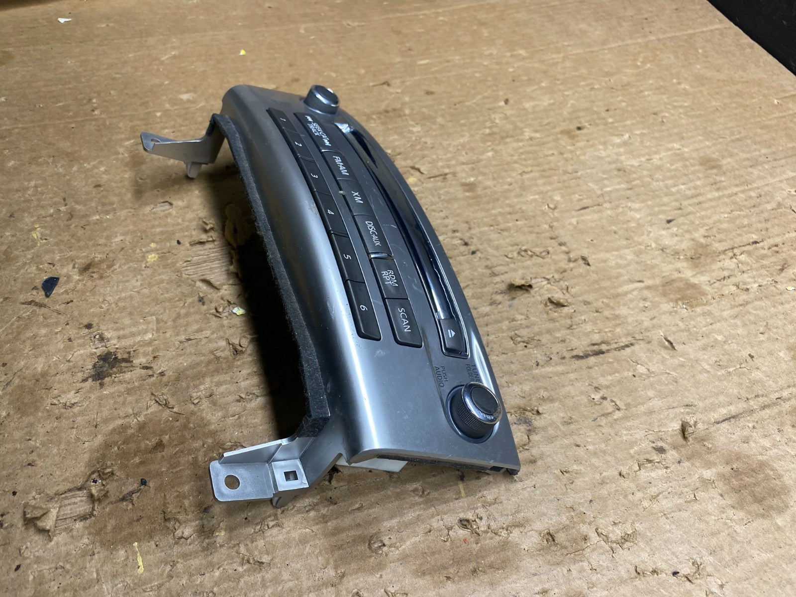 2011 2012 2013  Infiniti M37 Radio Control Face Plate Unit CD Player Z7444 DG1