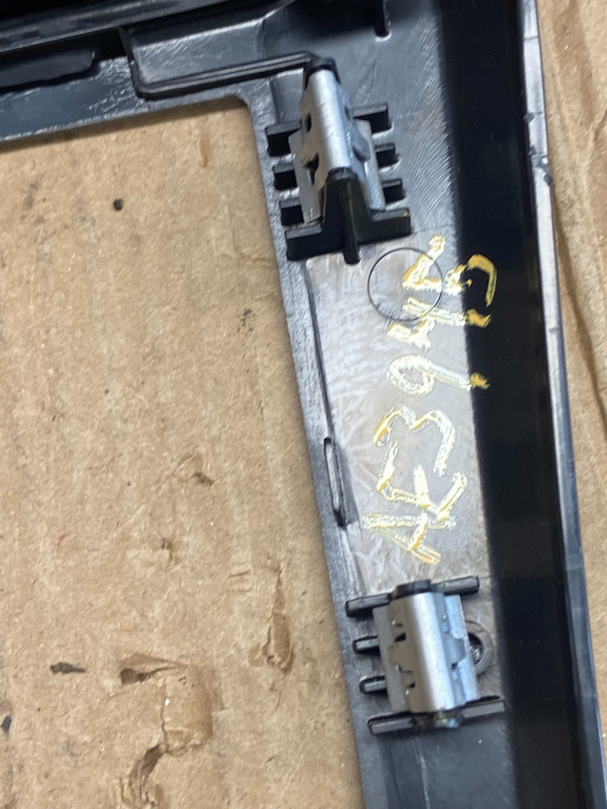 2007 - 2012 GMC Acadia A/C Heater Climate Control Radio Panel Bezel OE AE3945 DG8