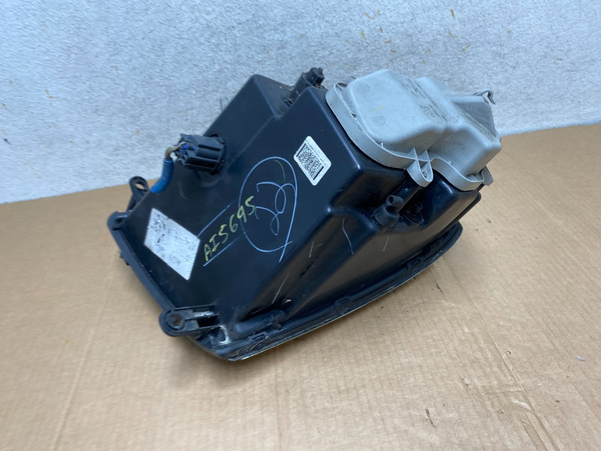 2005 - 2011 Cadillac STS Right Passenger RH Side Xenon Headlight AI5695 DW9