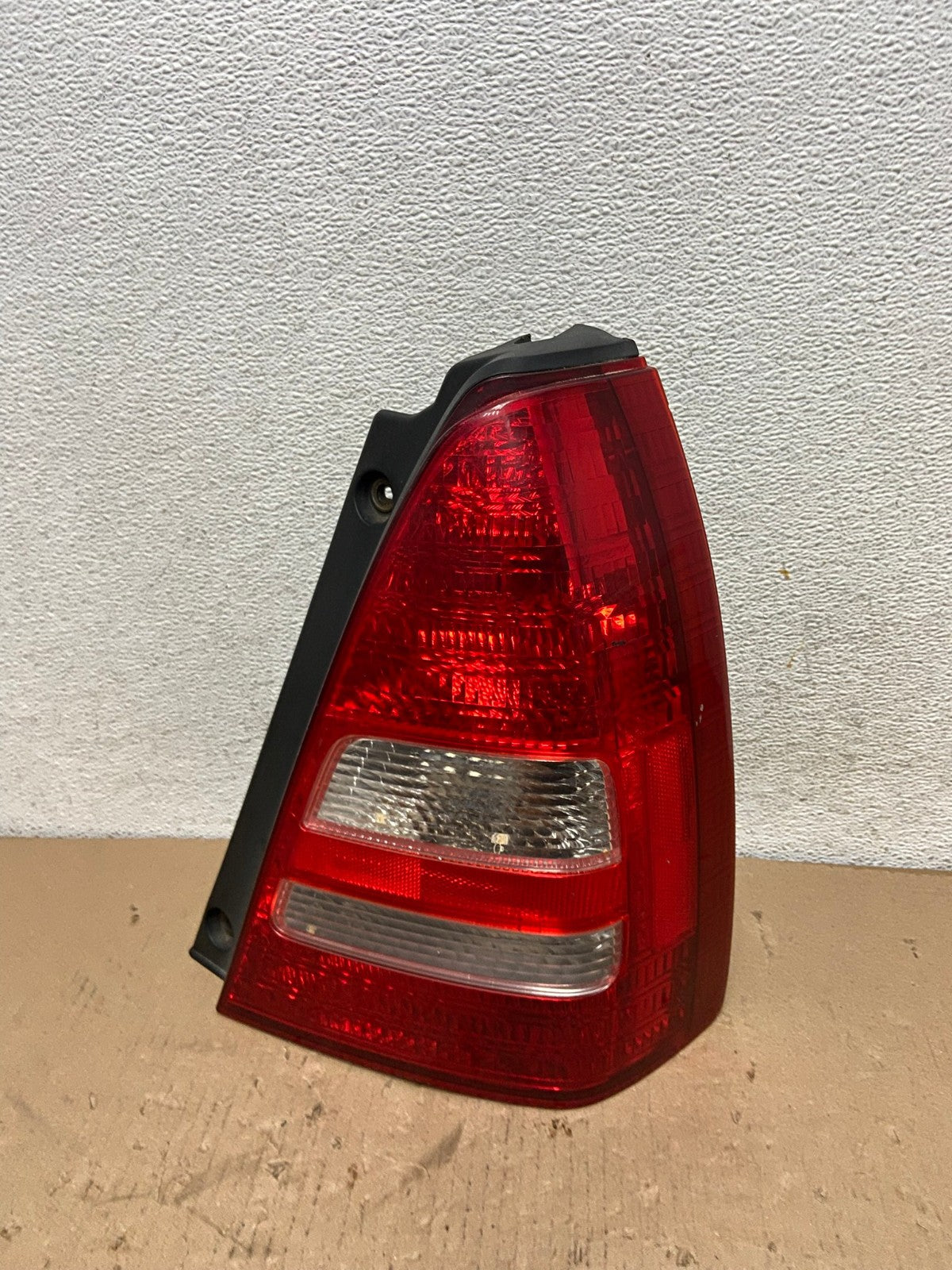 2003 2004 2005 Subaru Forester Right Passenger Rh Side Tail Light AF3171 LK0