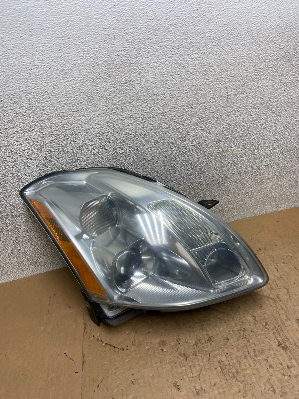 2004 2005 2006 Nissan Maxima Right Passenger Side Headlight Xenon HID AD2421 DW2