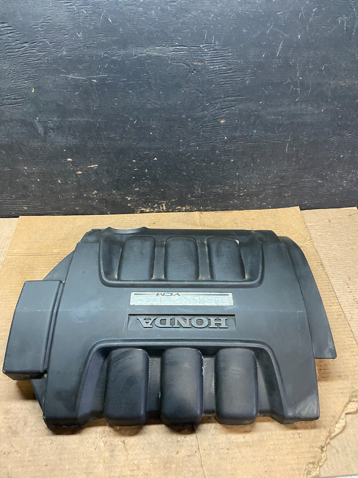 2005 to 2007 Honda Odyssey Black Engine Cover OEM Q9840 DG1