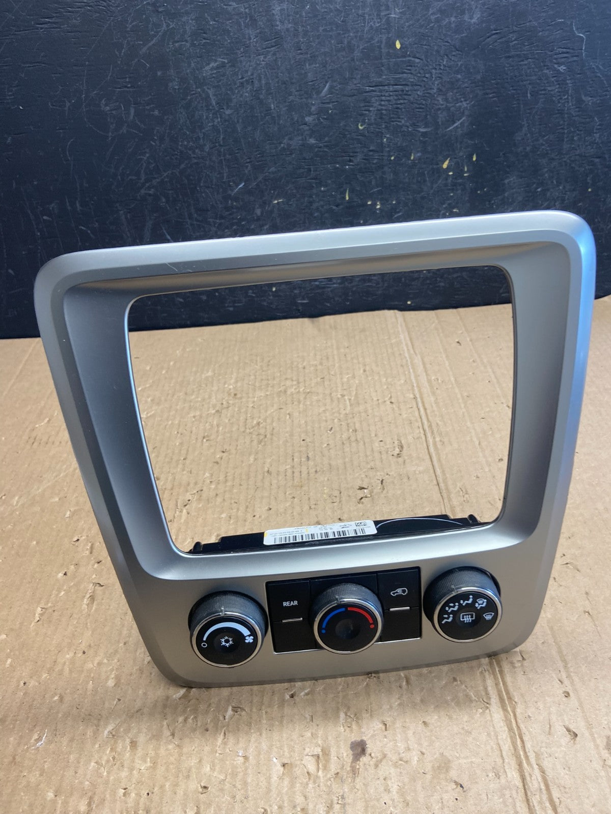 2013 - 2016 GMC Acadia A/C Heater Climate Control Radio Panel Bezel OE AE4027 DG0