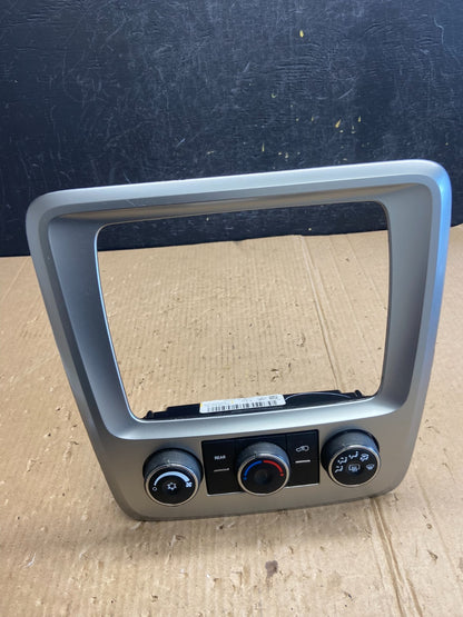 2013 - 2016 GMC Acadia A/C Heater Climate Control Radio Panel Bezel OE AE4027 DG0