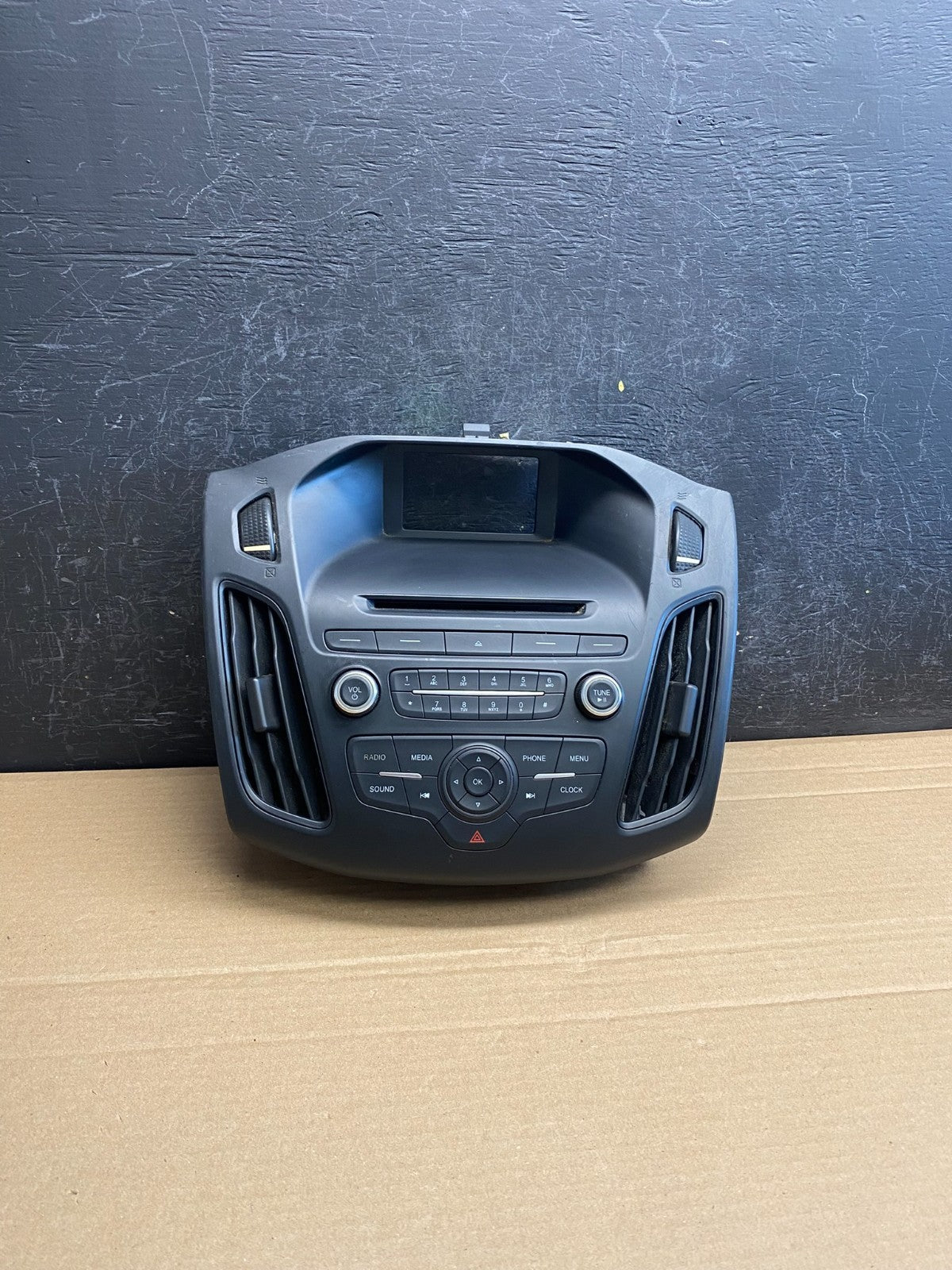 2015 to 2018 Ford Focus Center Radio Stereo Control Unit Trim AF6561 DG0