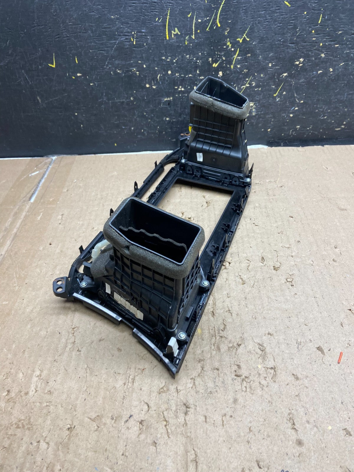 2017-2019 Hyundai Elantra Center Radio Climate Control Air Vent Bezel AB5511 DG4