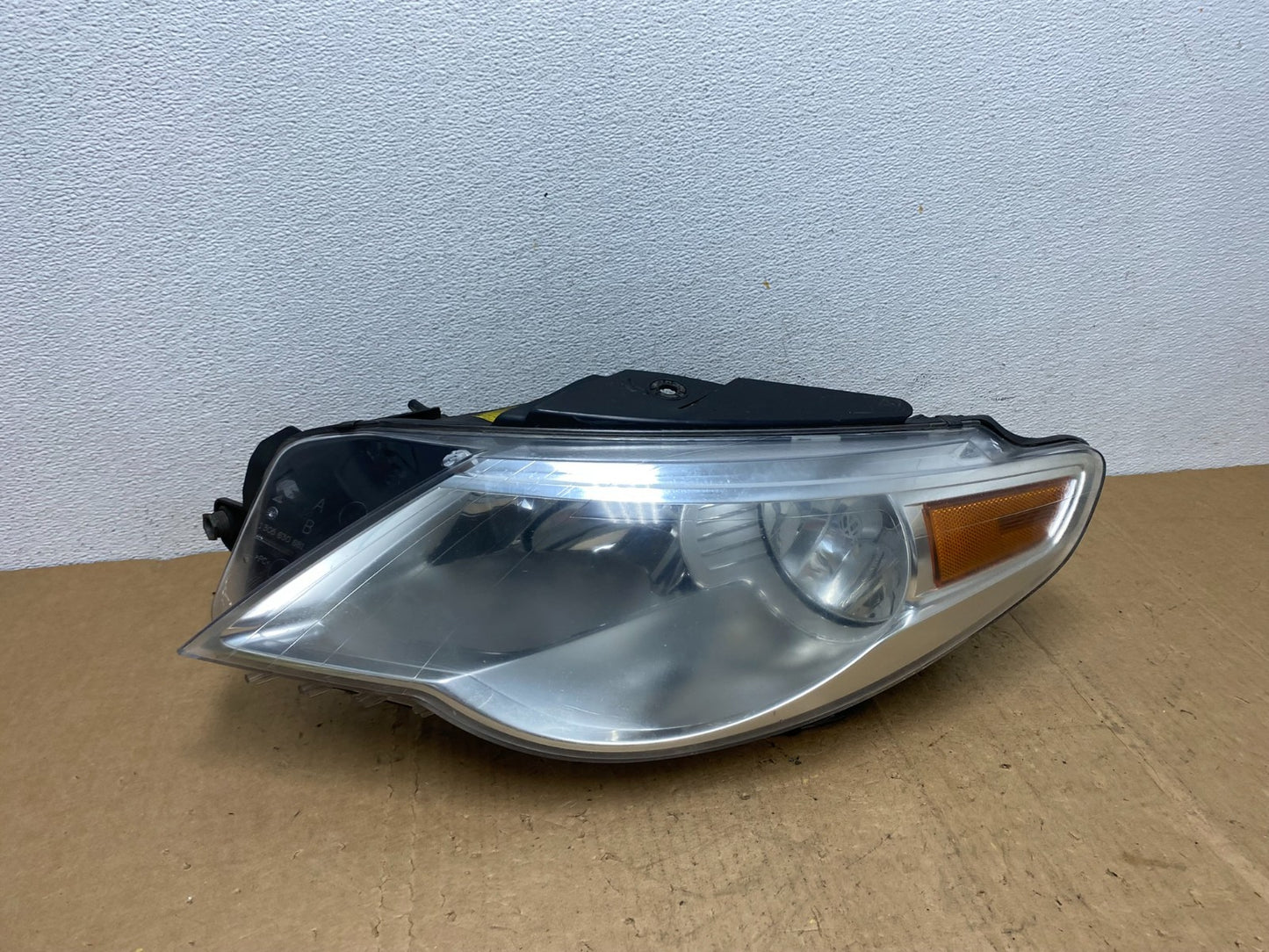 2009 - 2012 Volkswagen CC Left Driver Lh Side Headlight Halogen AD1358 DW0
