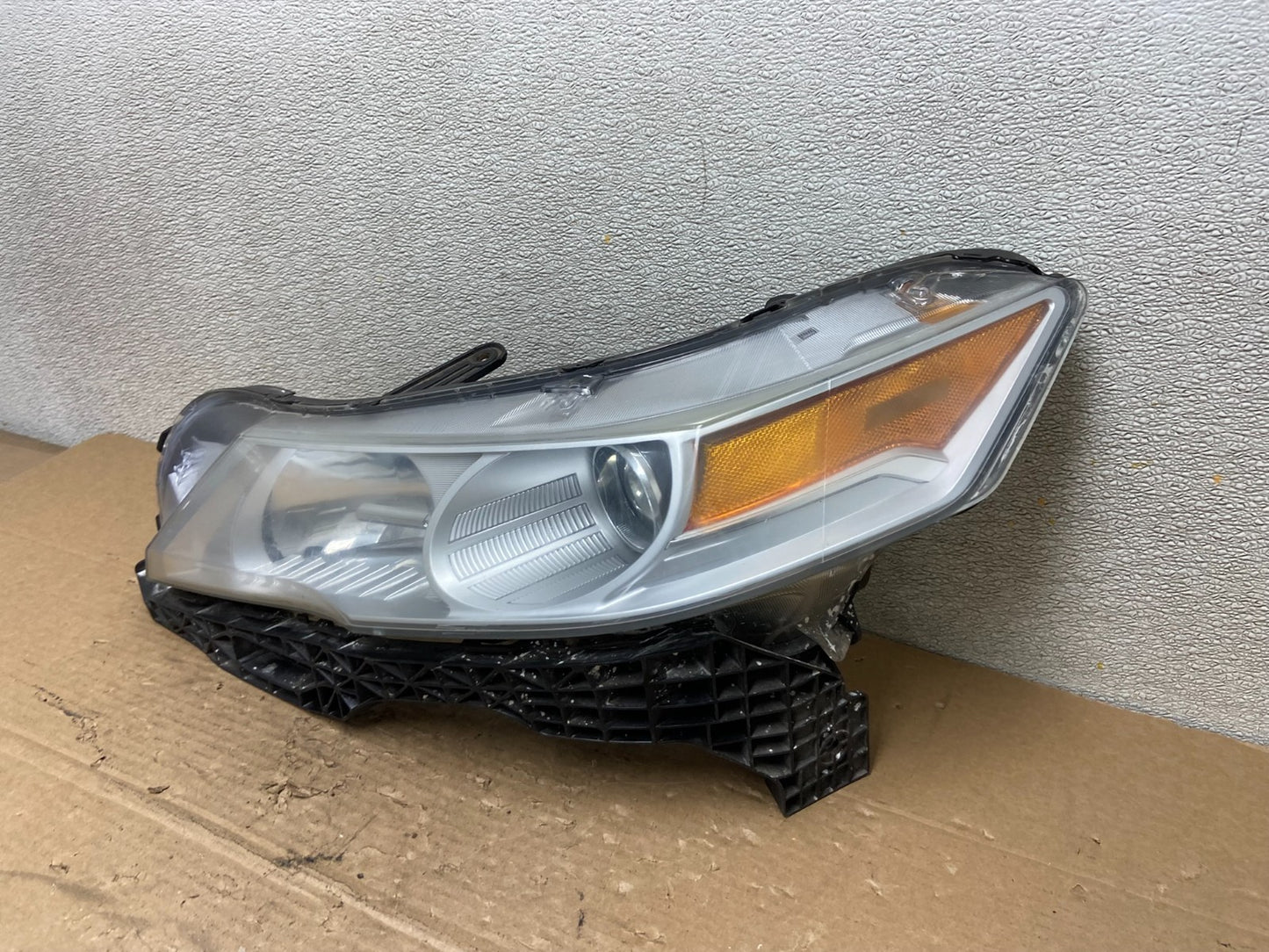 2012 to 2014 Acura TL Headlight Left Driver LH Side Xenon HID AB4858 DW1