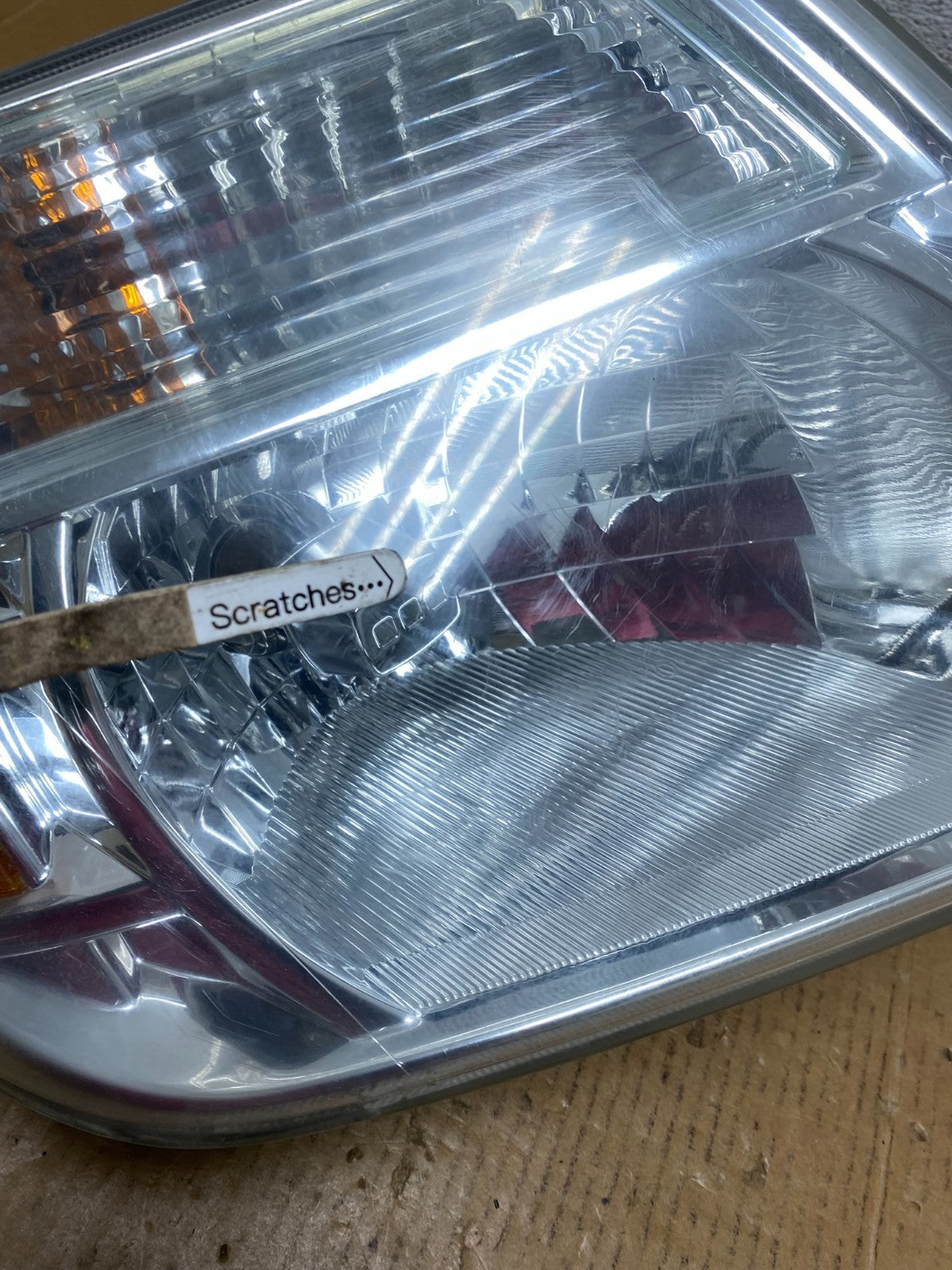 2008 to 2012 Nissan Pathfinder Halogen Headlight Right Passenger AE0566 DW3